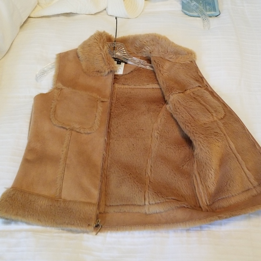 Bebe Vest - Picture 5 of 7